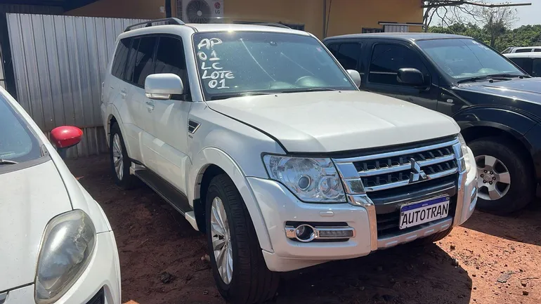 Leilão do Detran com 90 veículos tem Pajero com lance a partir de R$ 37,5 mil 